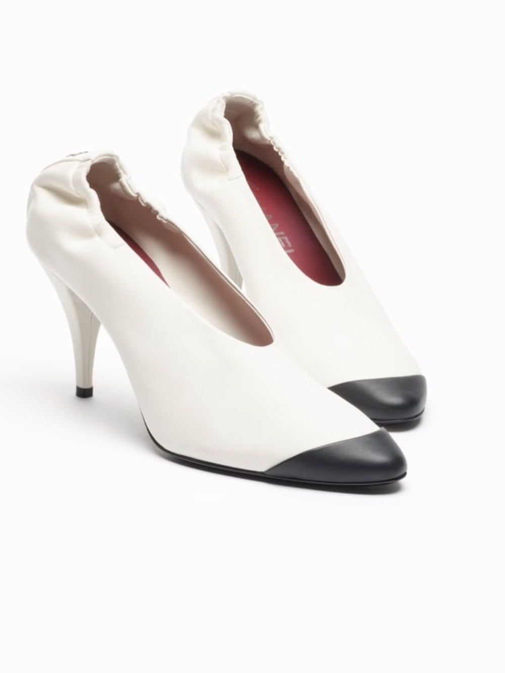 CHANEL PUMPS BRAND NEW SOLD OUT SIZE 38EU White Black Lambskin